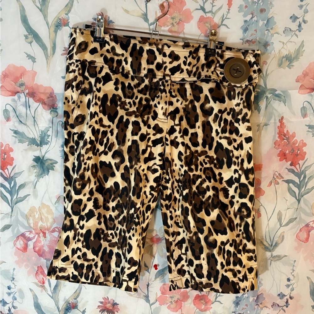 Vintage Cache Leopard Print Women's Bermudas